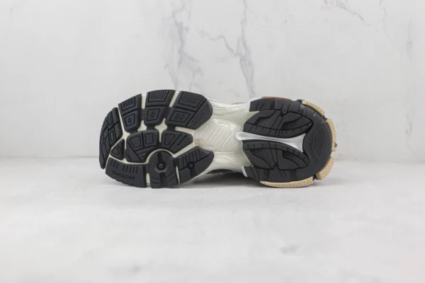 Balenciaga Runner 'Beige Black White' - Image 5