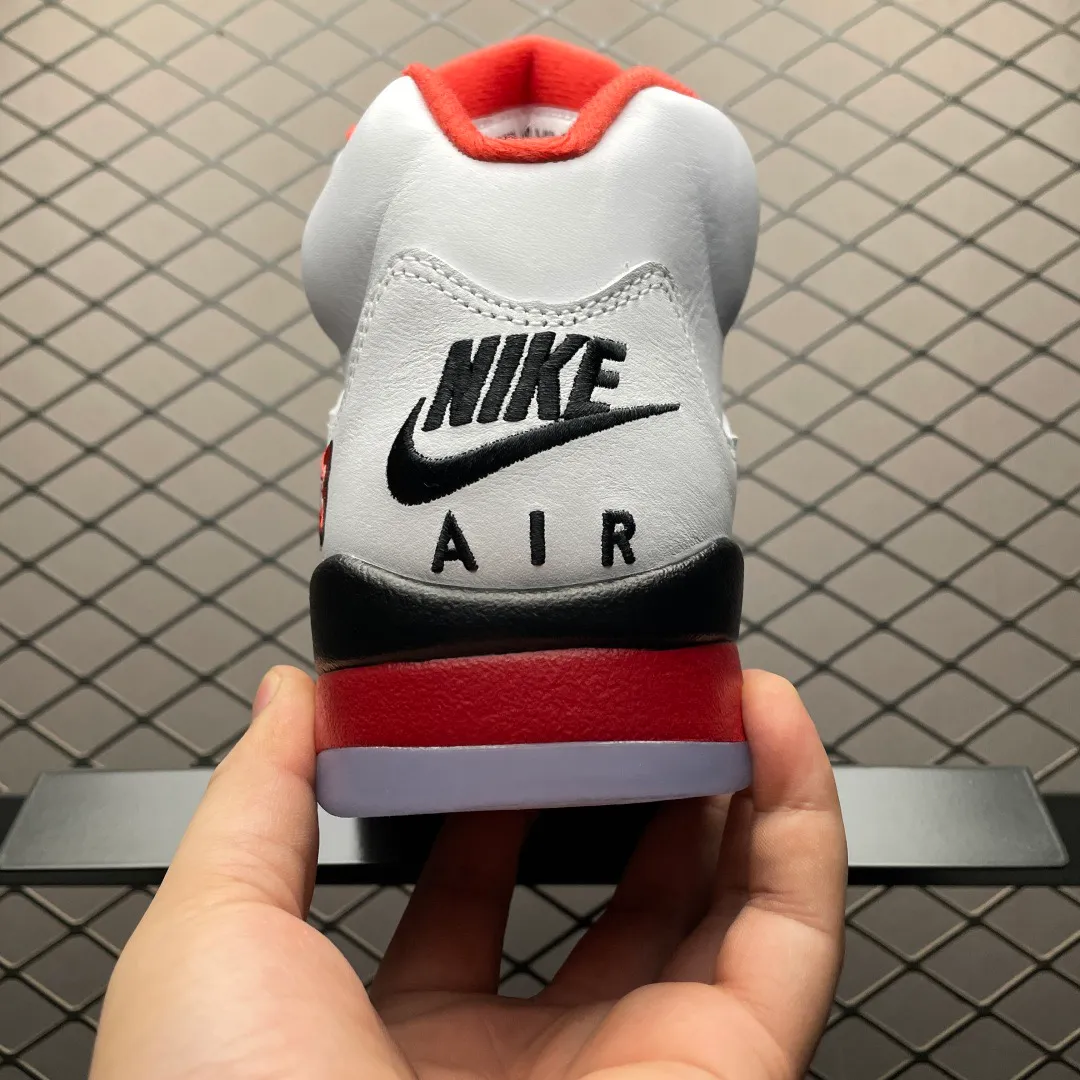Air Jordan 5 Retro 'Fire Red Black Tongue' 2025 - Image 3