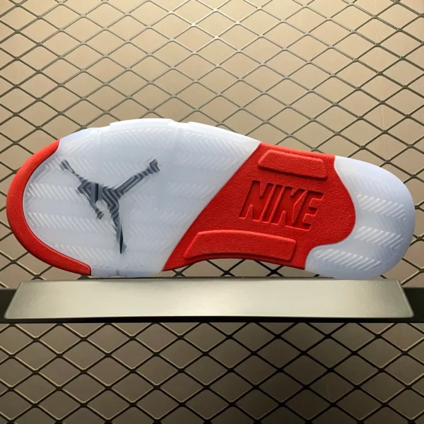Air Jordan 5 Retro 'Fire Red Black Tongue' 2025 - Image 5