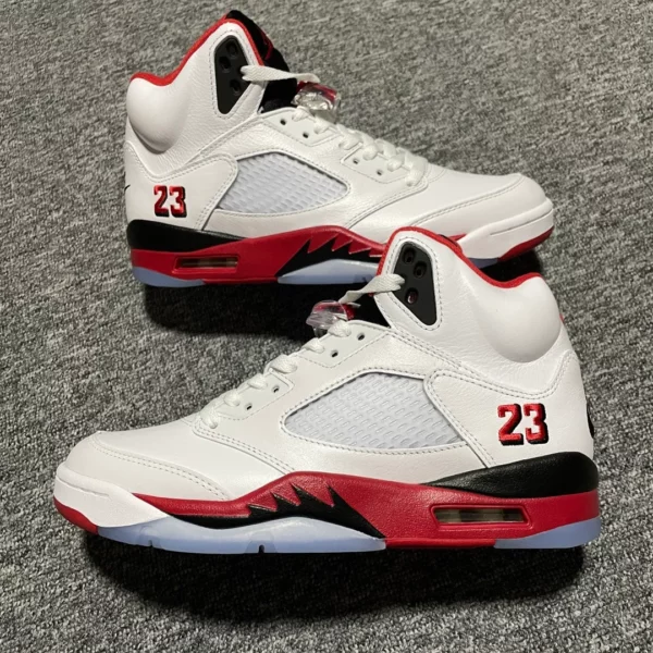 Air Jordan 5 Retro 'Fire Red Black Tongue' 2025 - Image 7